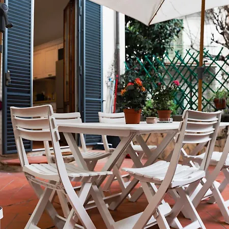 Charming With Exclusive Courtyard In Center Of Апартаменты Флоренция