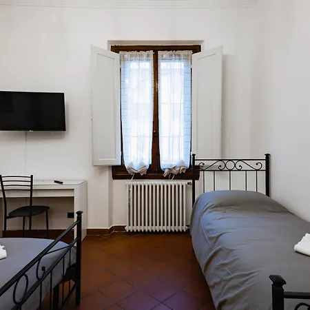 Charming With Exclusive Courtyard In Center Of Апартаменты Флоренция