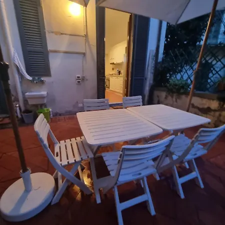 Апартаменты Charming With Exclusive Courtyard In Center Of *