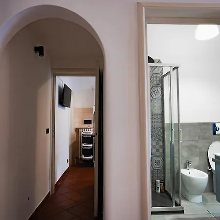 Charming With Exclusive Courtyard In Center Of Διαμέρισμα *