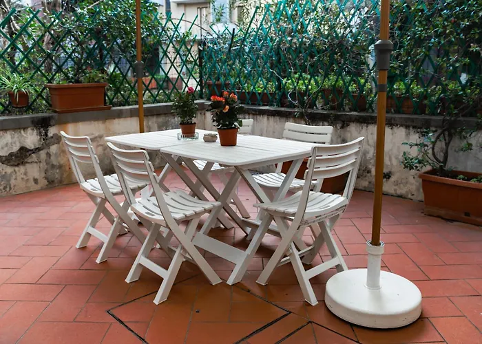 Charming With Exclusive Courtyard In Center Of 아파트