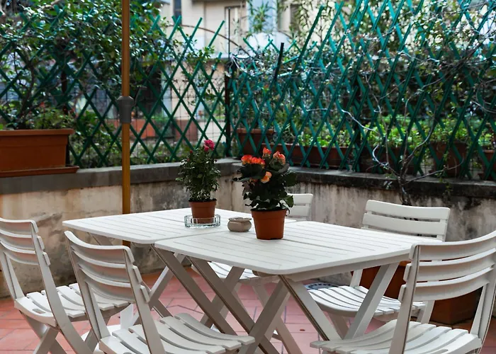 Charming With Exclusive Courtyard In Center Of